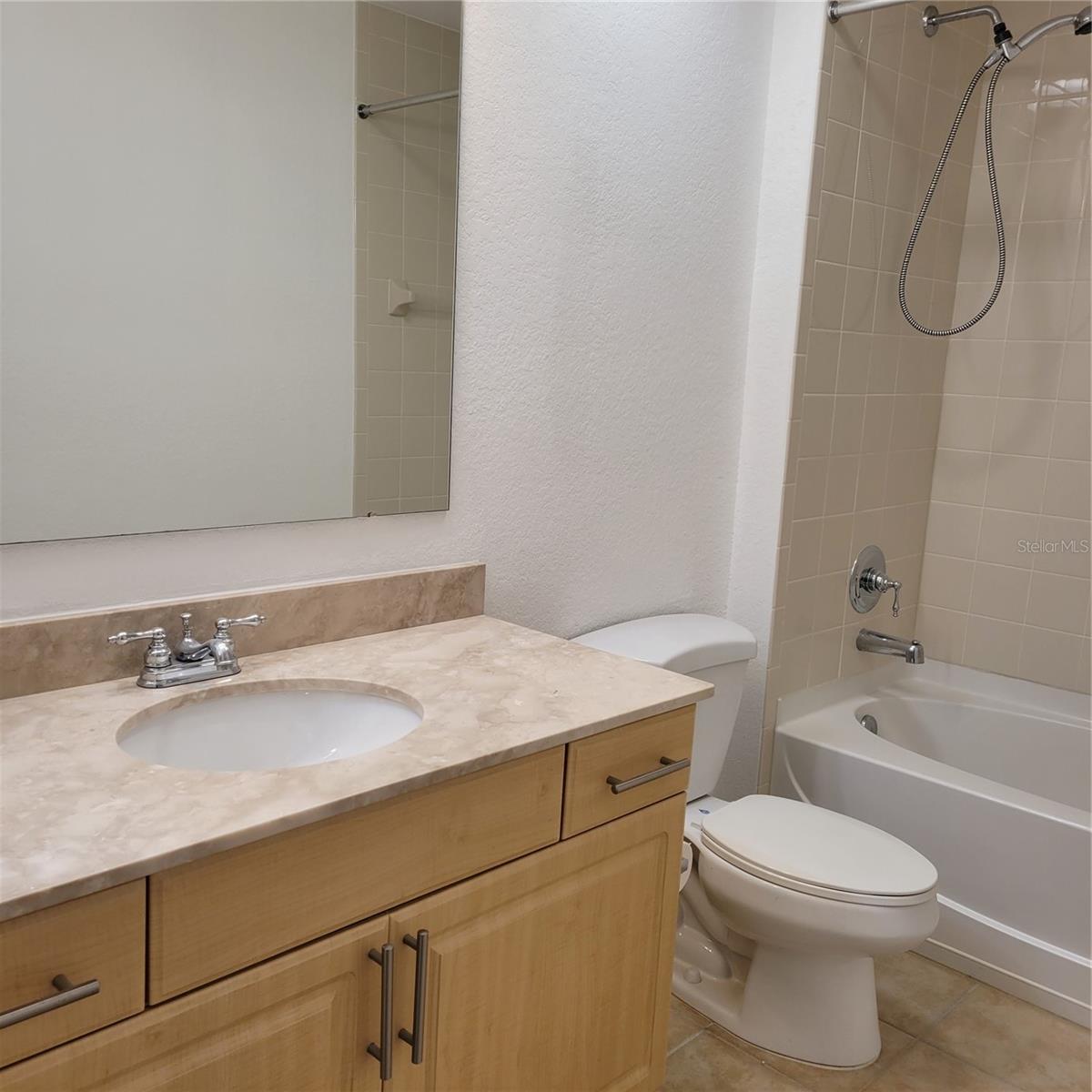 BROADWAY PROMENADE - Residential Lease