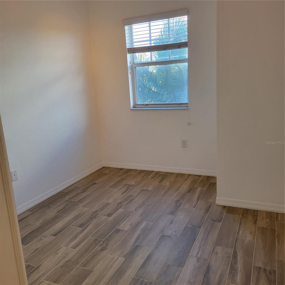 BROADWAY PROMENADE - Residential Lease