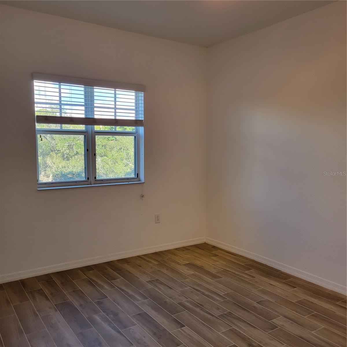 BROADWAY PROMENADE - Residential Lease