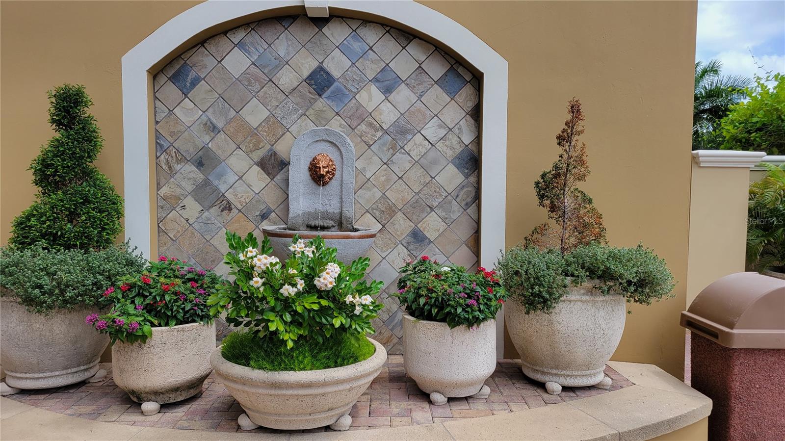 BROADWAY PROMENADE - Residential Lease