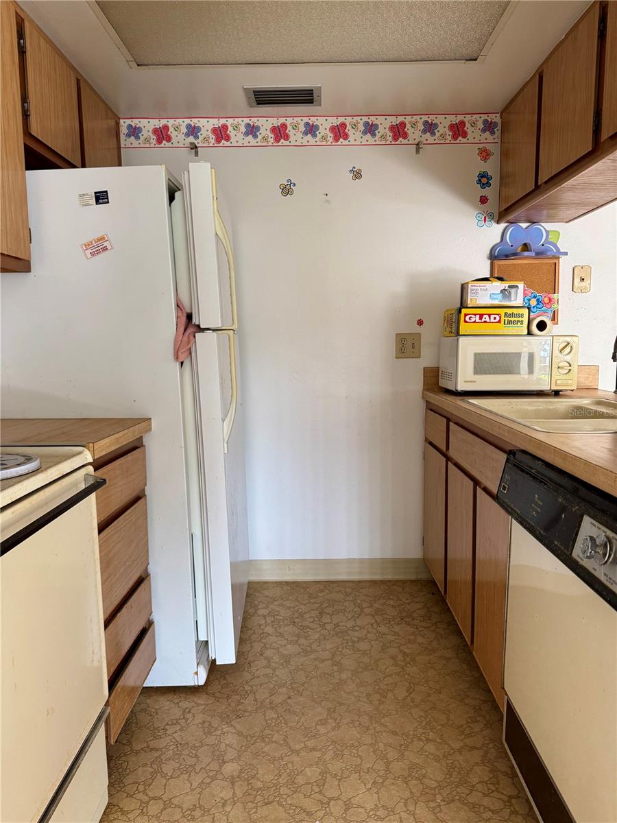 3804 N OAK DRIVE X21
