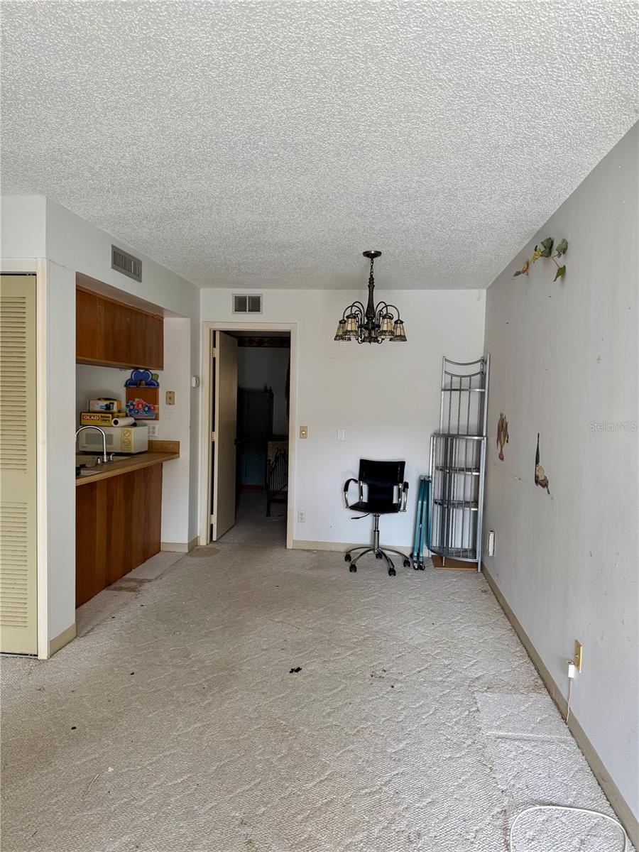 3804 N OAK DRIVE X21