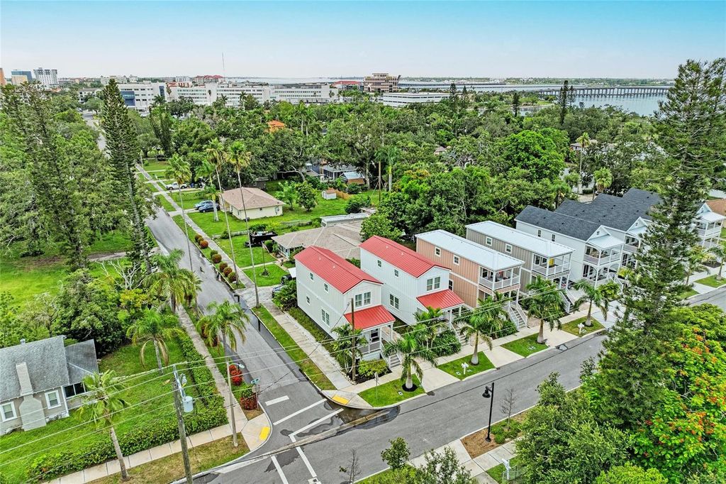 Photo of 344 6th Street E, Bradenton, FL 34208 (MLS # A4659352)