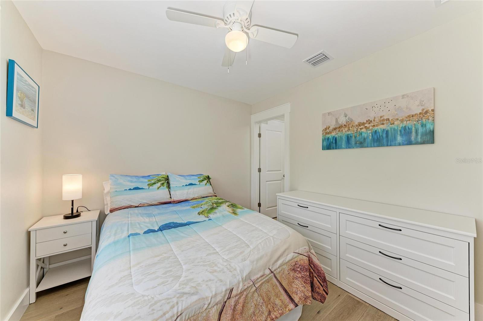 CASTAWAY COTTAGES - Residential