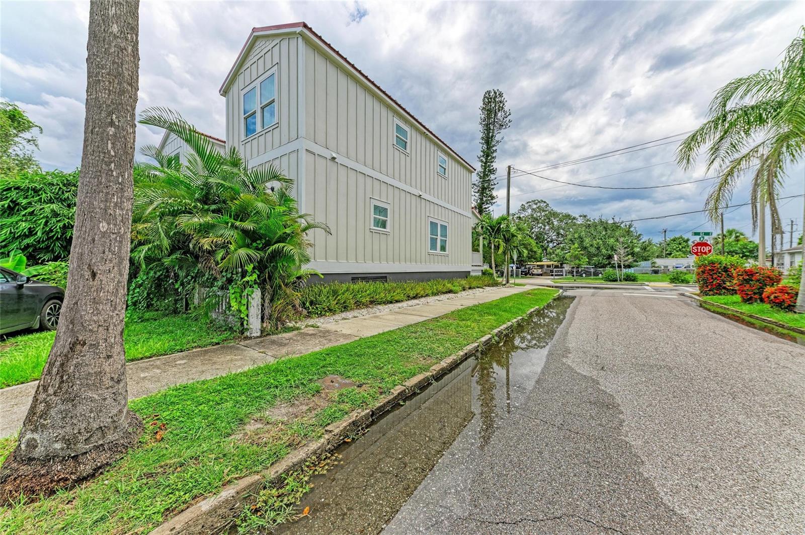 CASTAWAY COTTAGES - Residential