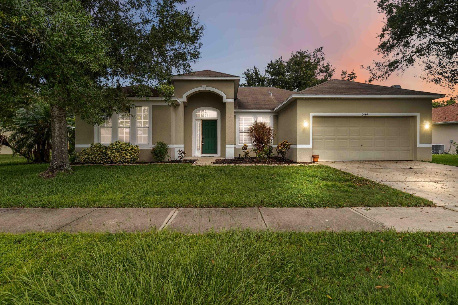 Lovely family home in the popular gated community of Springlake Village. Community includes pool, tennis courts, clubhouse and gym for you to use. NEW AC Installed in 2023. The property boasts a spacious floor plan with lots of natural light, bonus room and 4 bedrooms. LVP Flooring throughout (no carpet). The primary bedroom has a garden tub and walk-in shower. Open plan kitchen with kitchenette area and separate dining room. Sliding glass doors leading to a treed area. Home is conveniently located about 15 minutes' drive to Orlando International Airport, 10 minutes to Lake Nona Medical City and 417 toll road, restaurants and entertainment are within close proximity. Disney Universal and downtown Orlando close by. Great home at an amazing price!!
3D Virtual Tour available : https://my.matterport.com/show/?m=1RMaUpEfmtp&mls=1