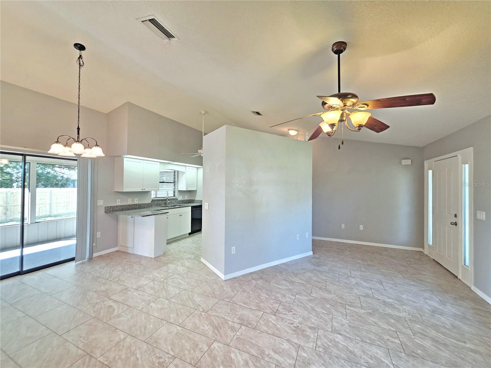 SOUTH VENICE - Residential Lease