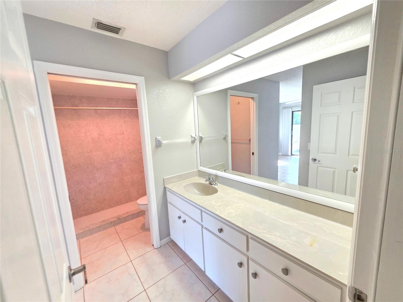 SOUTH VENICE - Residential Lease
