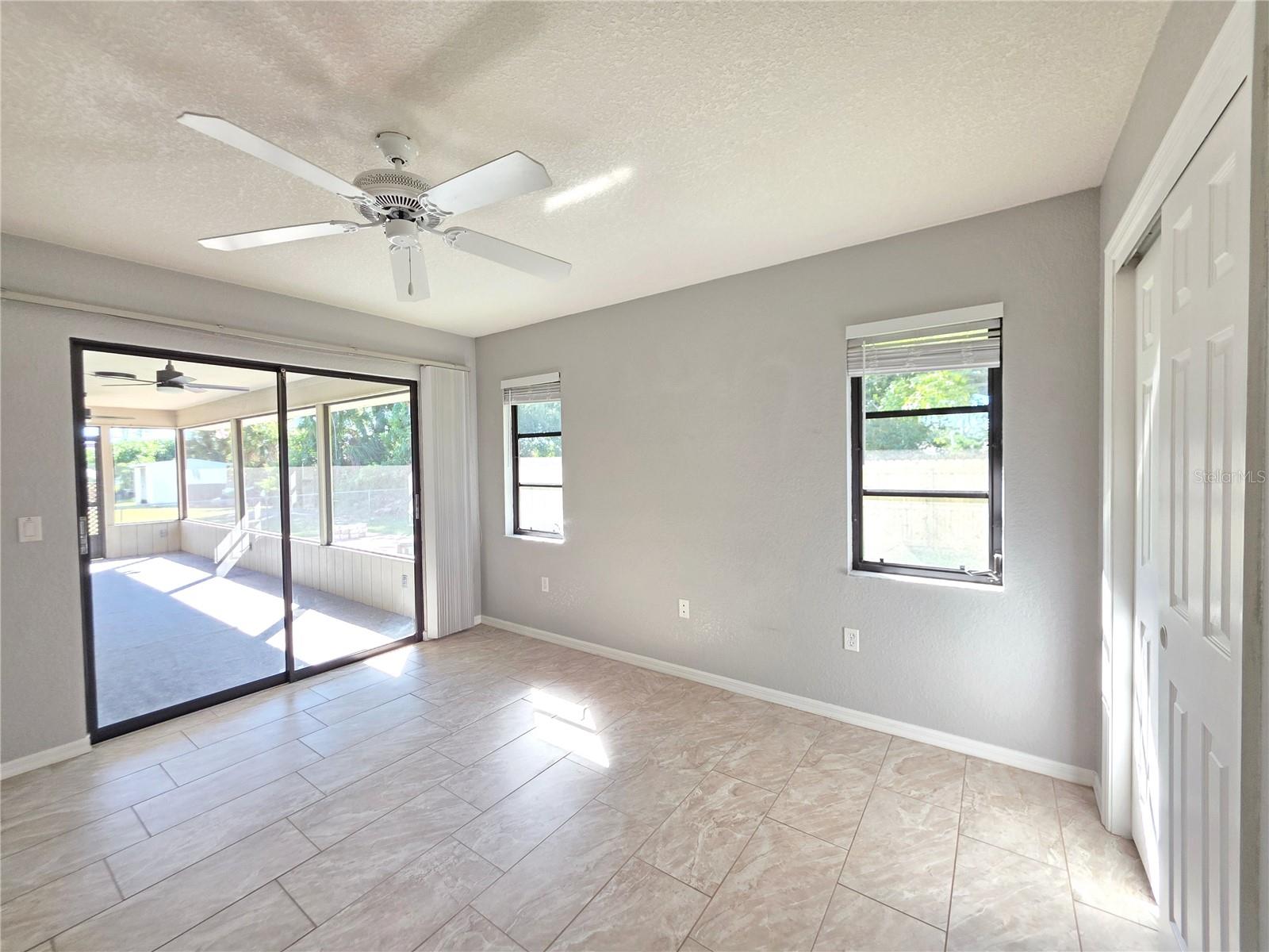 SOUTH VENICE - Residential Lease