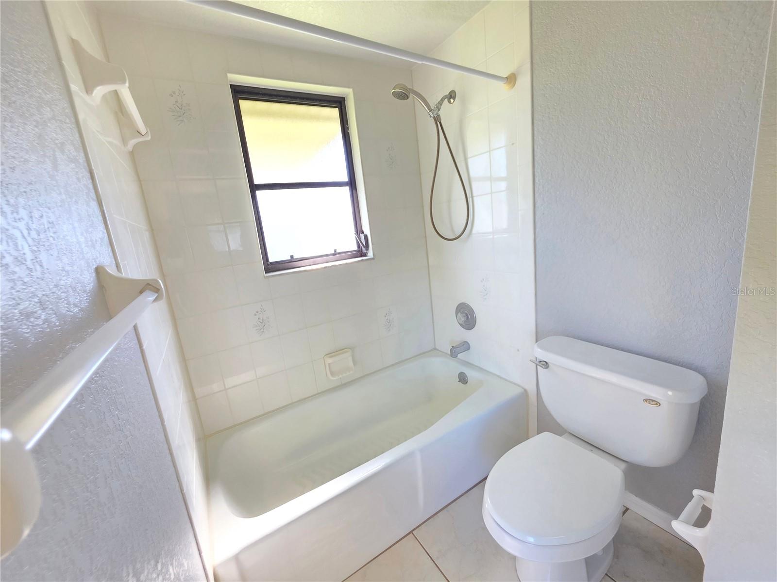 SOUTH VENICE - Residential Lease