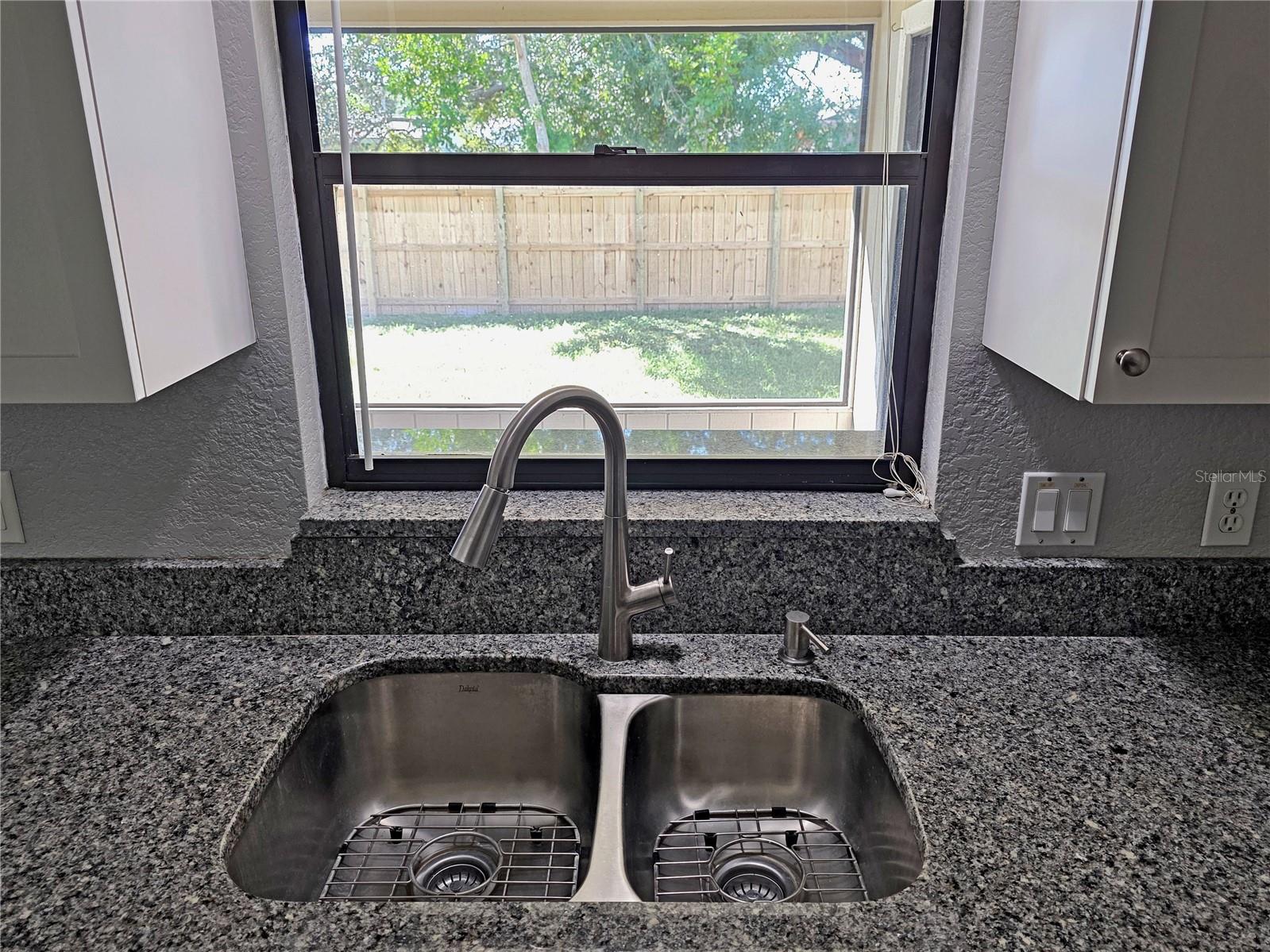 SOUTH VENICE - Residential Lease