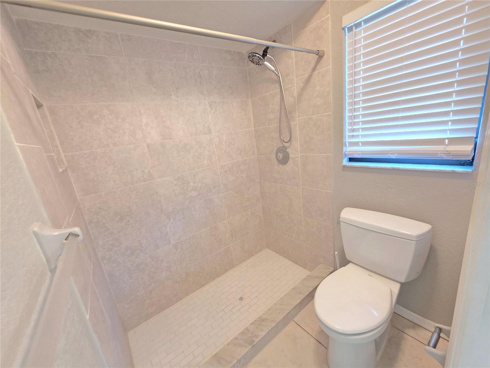 SOUTH VENICE - Residential Lease