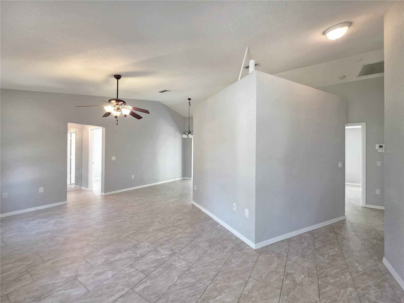 SOUTH VENICE - Residential Lease