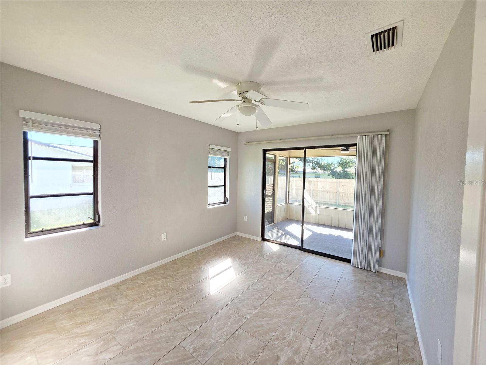 SOUTH VENICE - Residential Lease