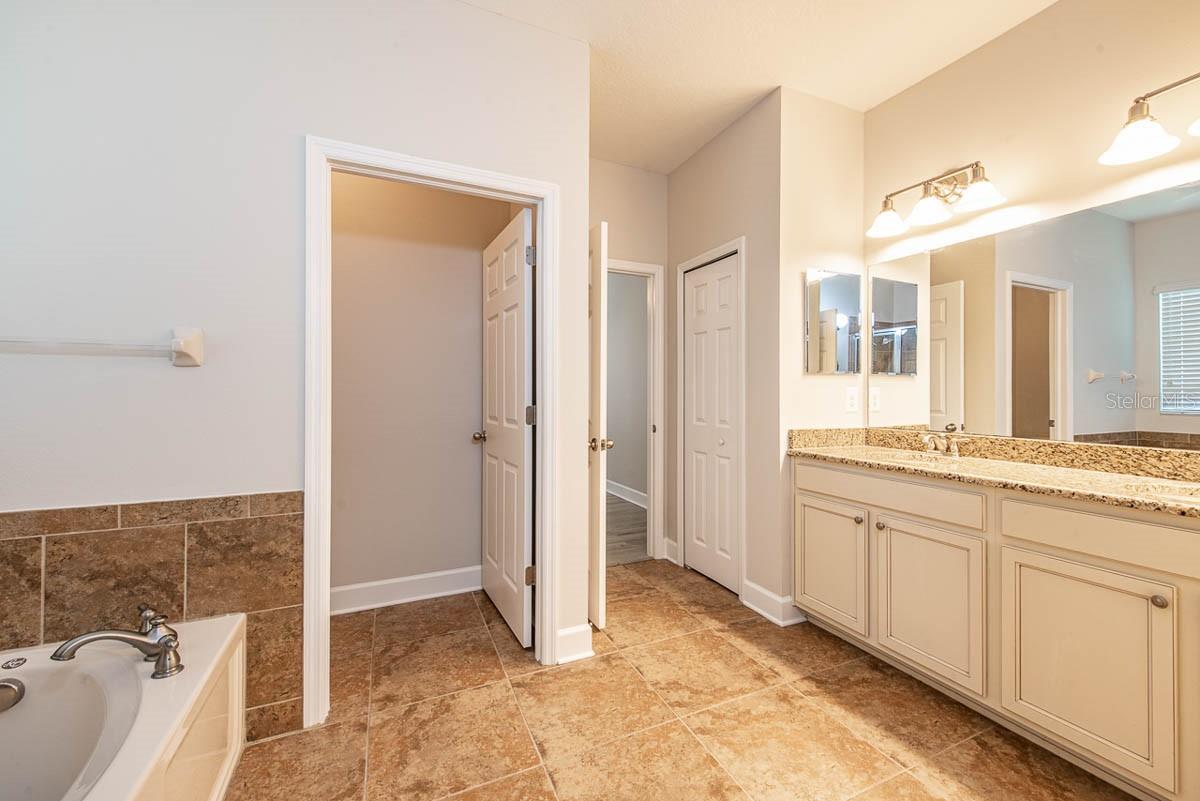 FISHHAWK RANCH TR 8 PT - Residential Lease