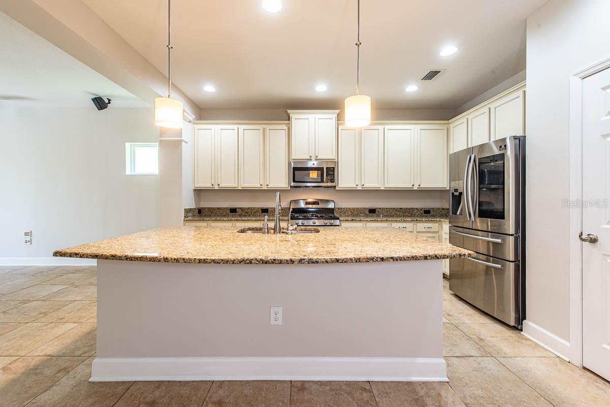 FISHHAWK RANCH TR 8 PT - Residential Lease