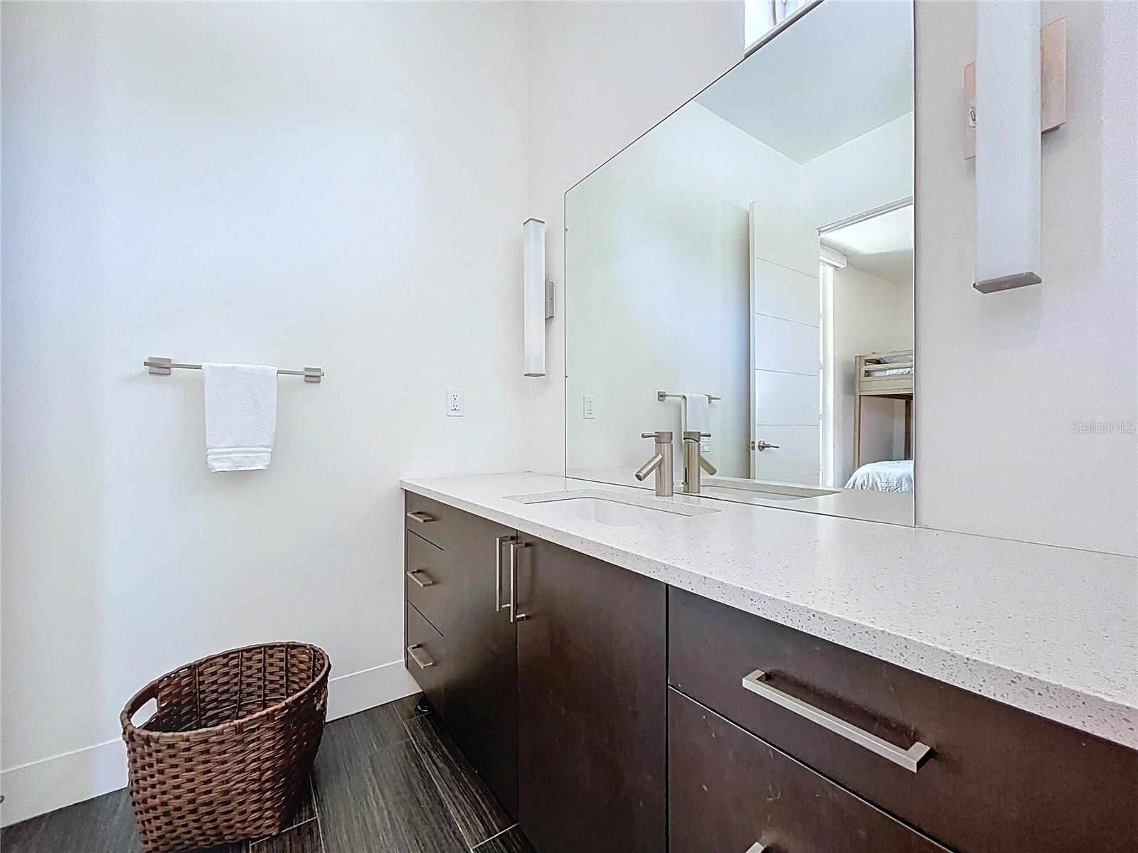 HARBOR ACRES - Residential Lease