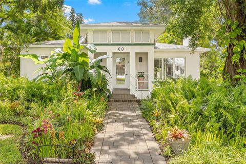 Photo of 135 Aranda Street NE, St Petersburg, FL 33704 (MLS # TB8405777)