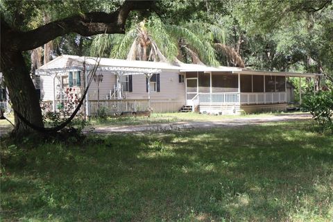 A home in LAKELAND