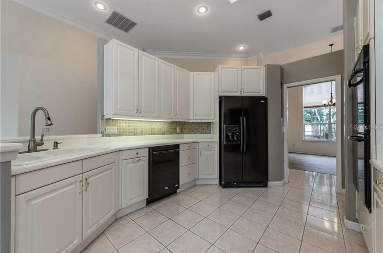 MUIRFIELD VILLAGE - Residential Lease