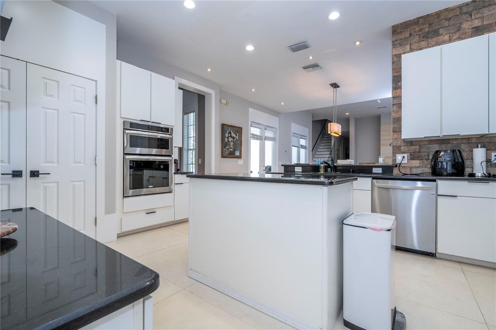 KEENES POINTE - Residential