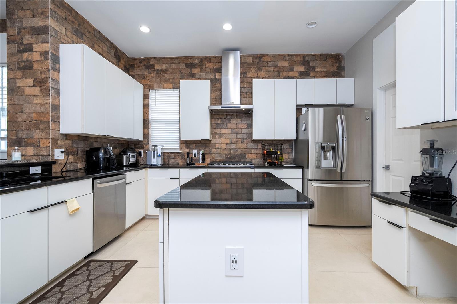 KEENES POINTE - Residential