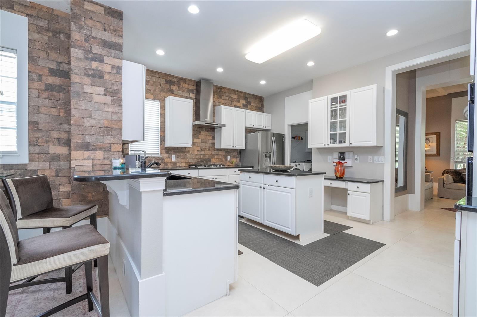 KEENES POINTE - Residential