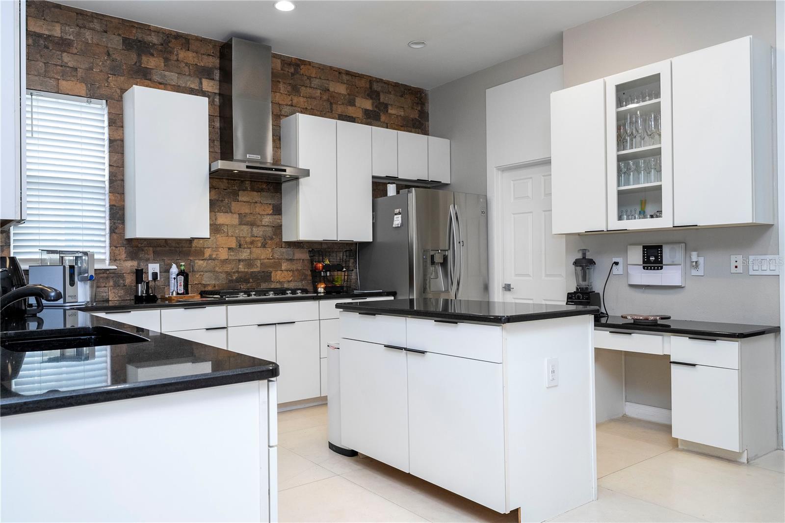 KEENES POINTE - Residential