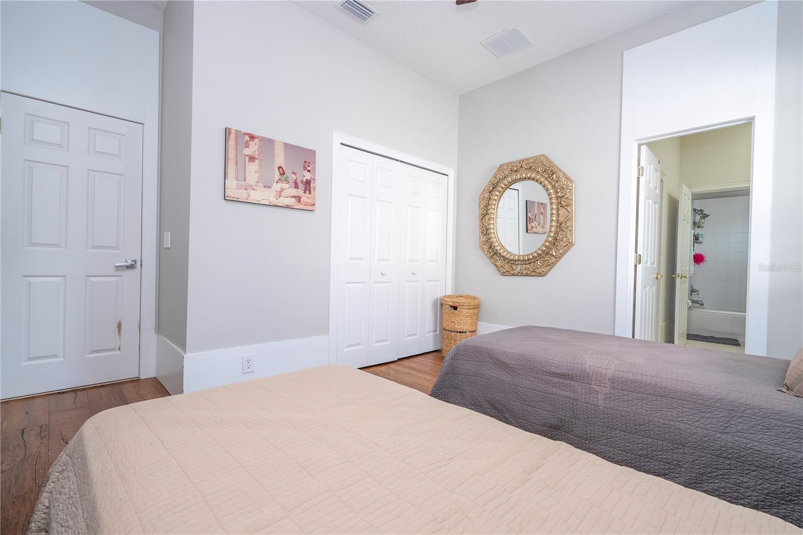 KEENES POINTE - Residential