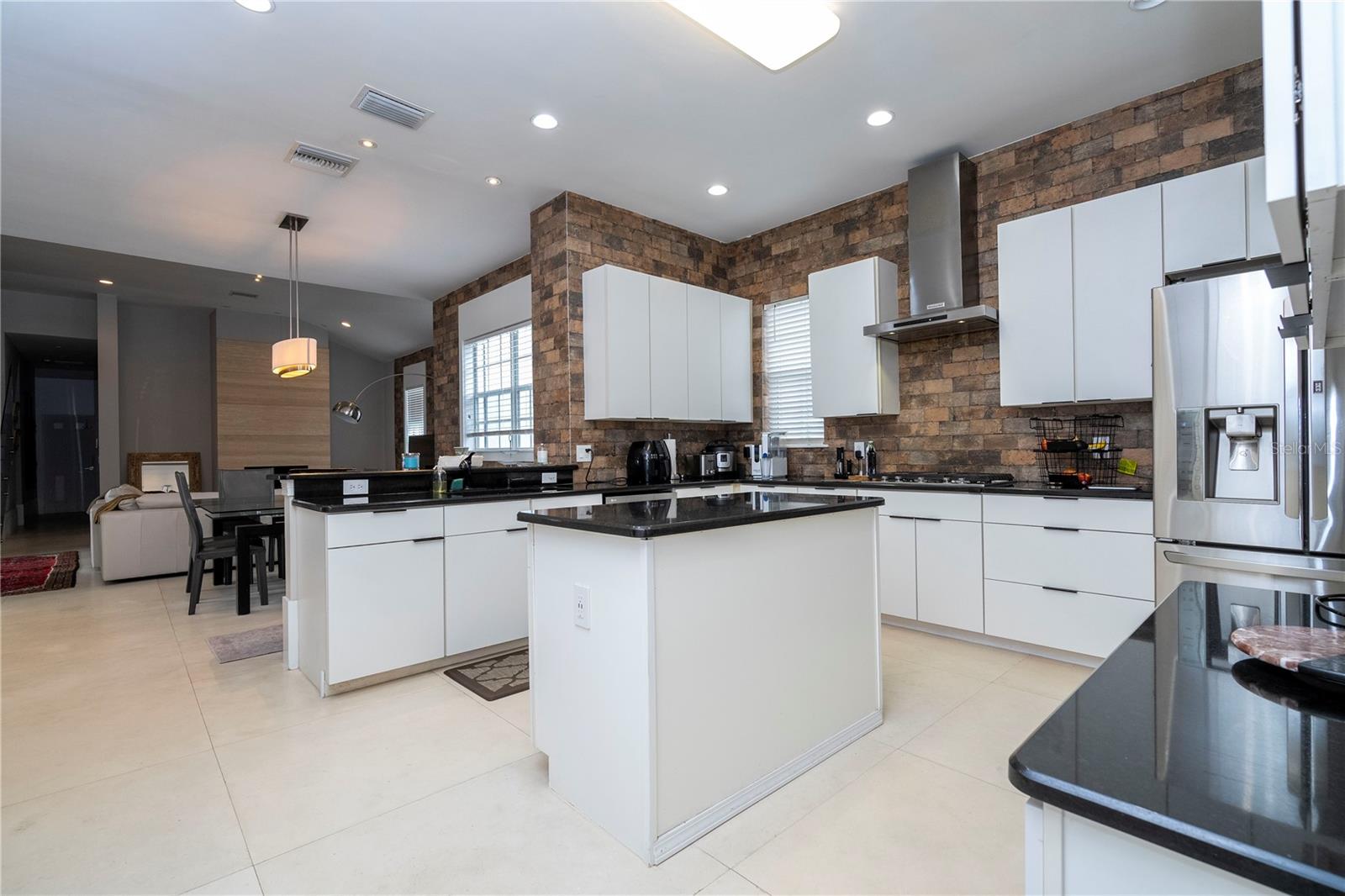 KEENES POINTE - Residential