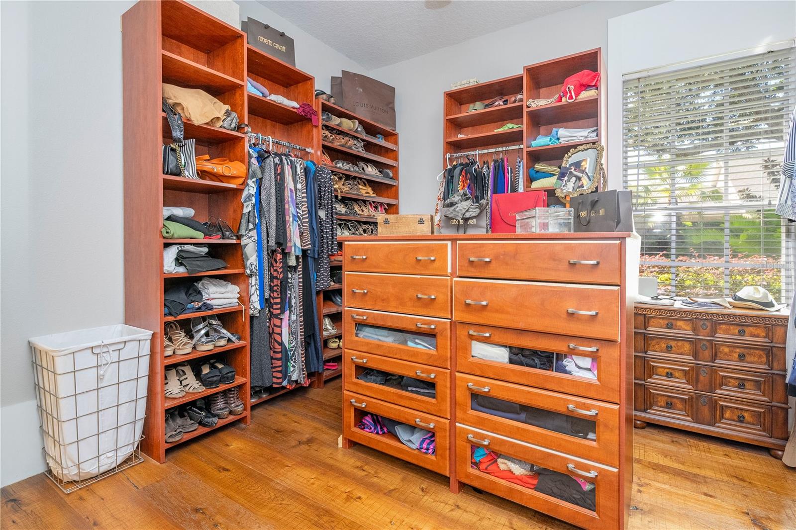 KEENES POINTE - Residential