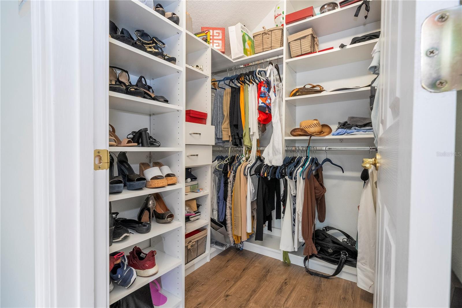 KEENES POINTE - Residential