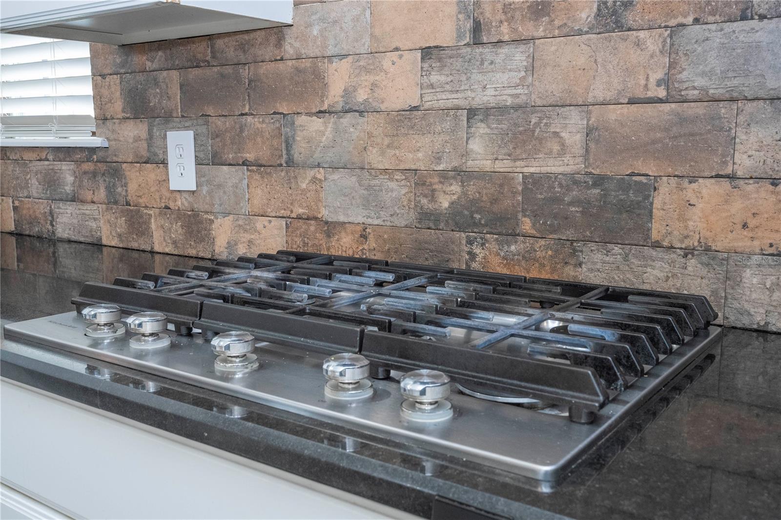 KEENES POINTE - Residential