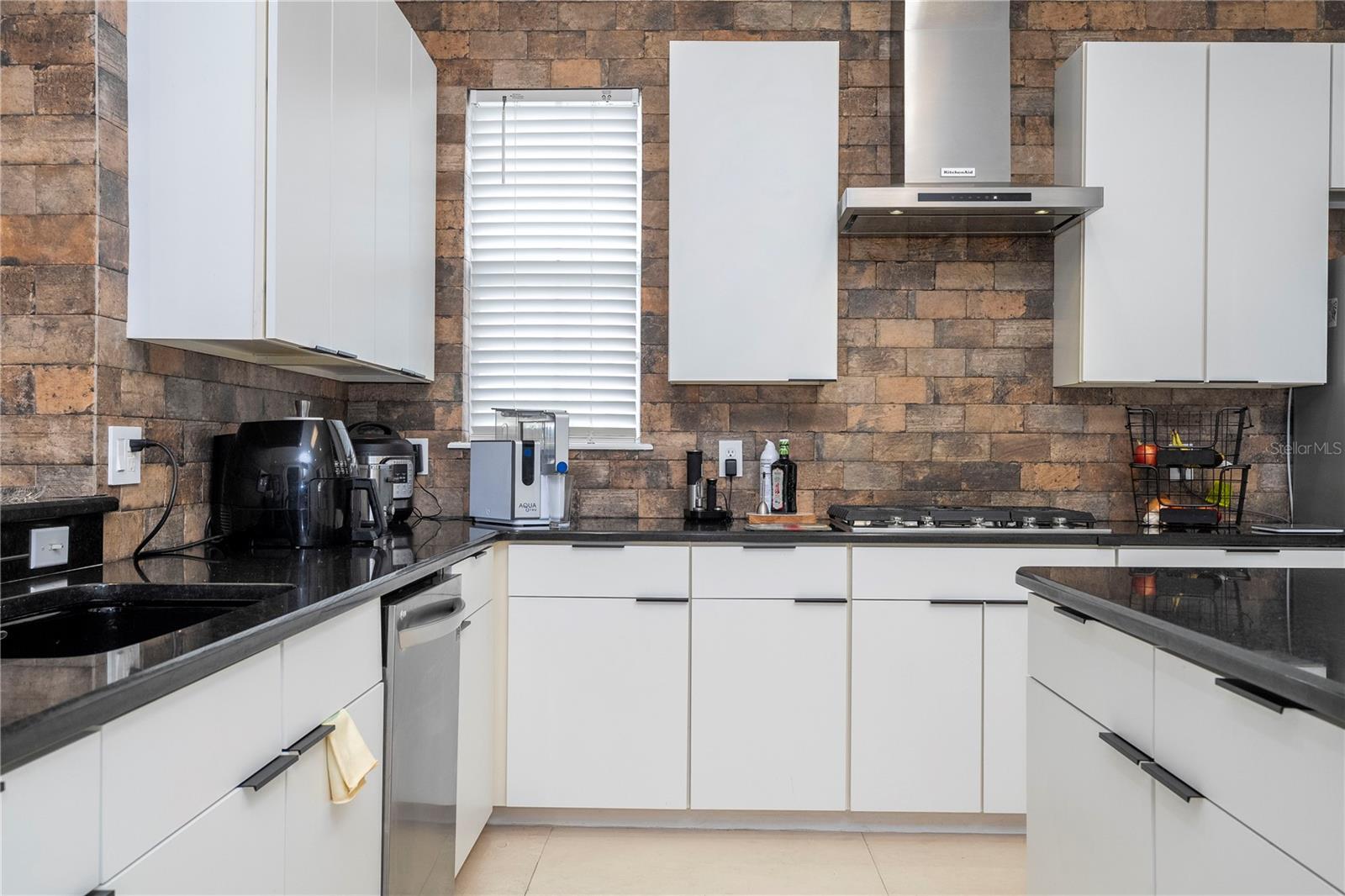 KEENES POINTE - Residential