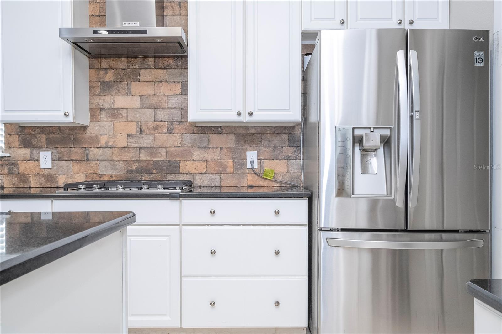 KEENES POINTE - Residential