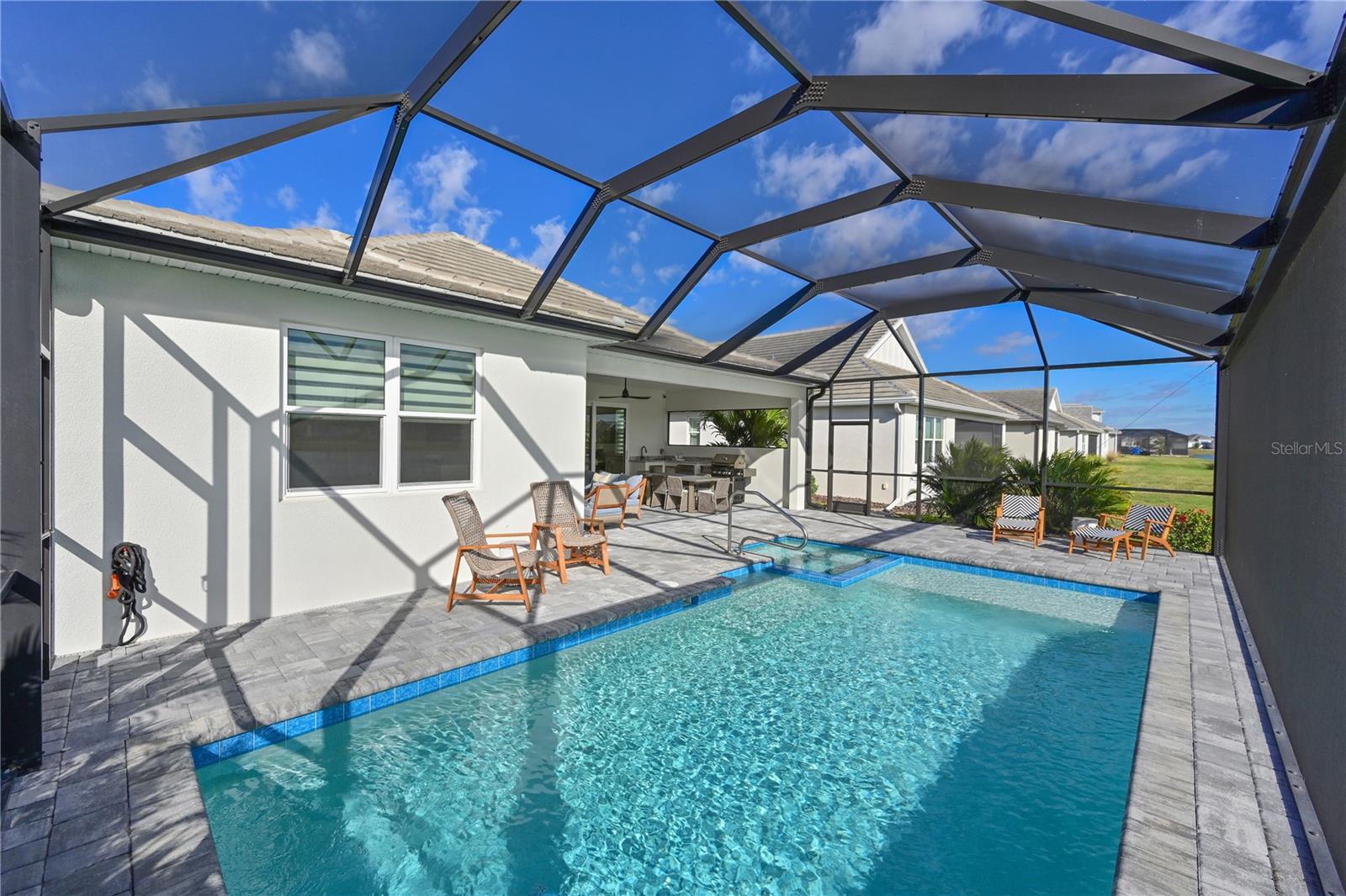 LAKEHOUSE COVE AT WATERSIDE - Residential