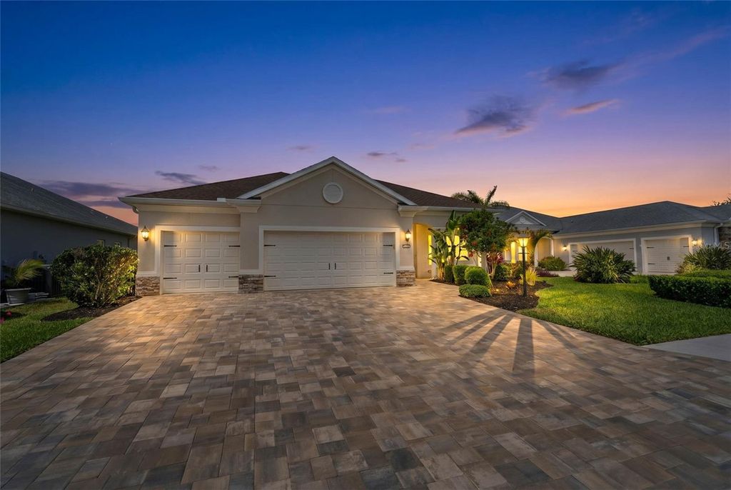 Photo of 1215 Thornbury Drive, Parrish, FL 34219 (MLS # A4690867)