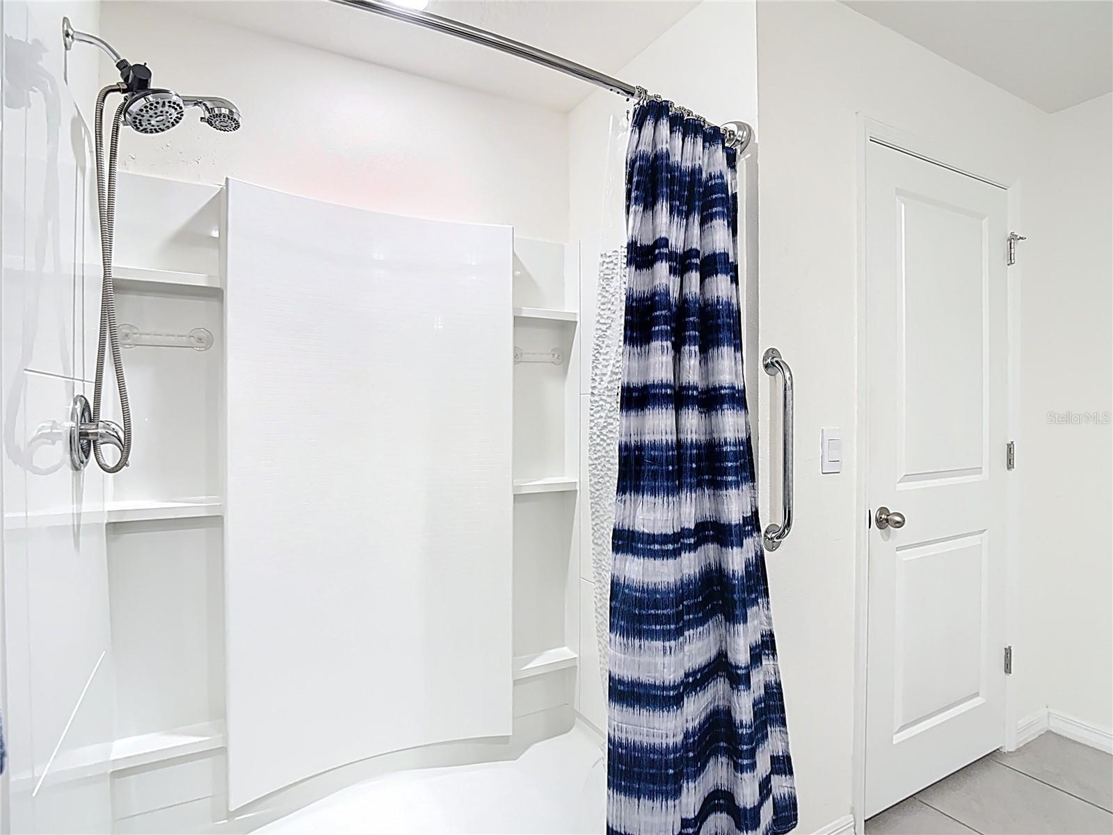 HERNANDO OAKS PH 3 - Residential