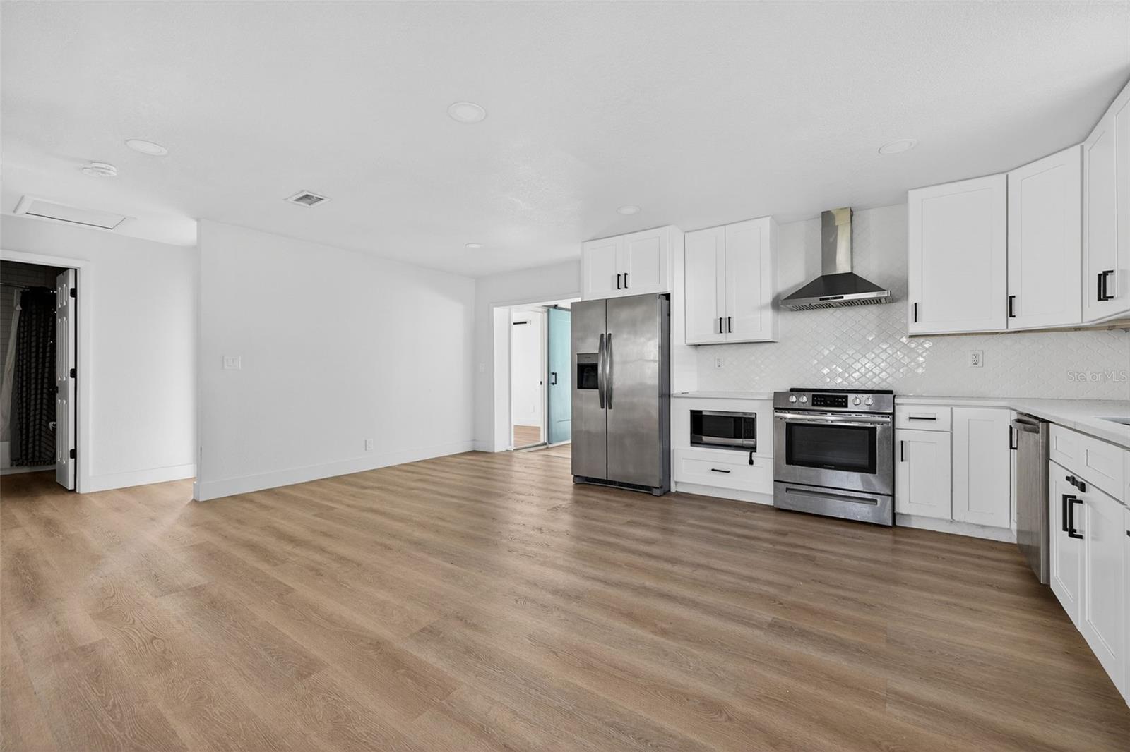 GANBRIDGE CITY 22 - Residential