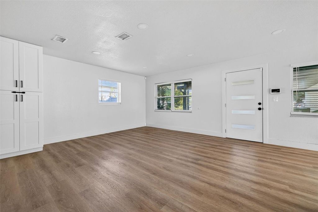 Photo of 4618 W Pearl Avenue, Tampa, FL 33611 (MLS # TB8486063)