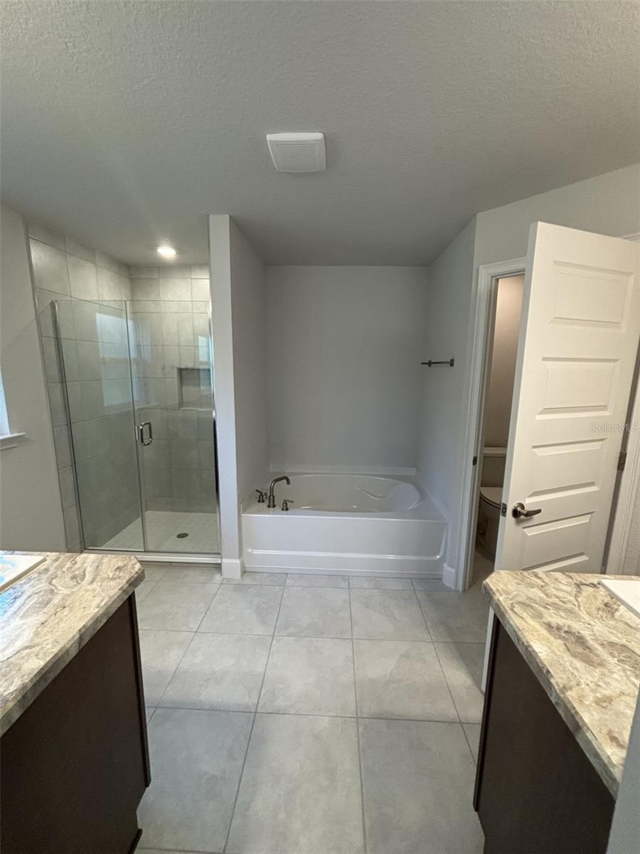9264 N ATHENS