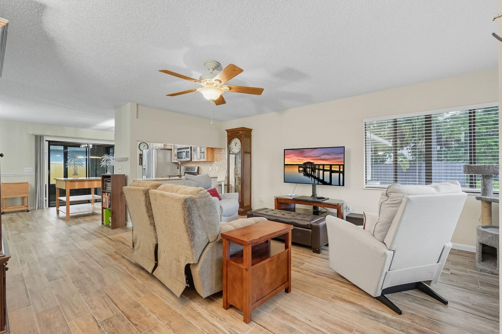 PINE GROVE - Residential