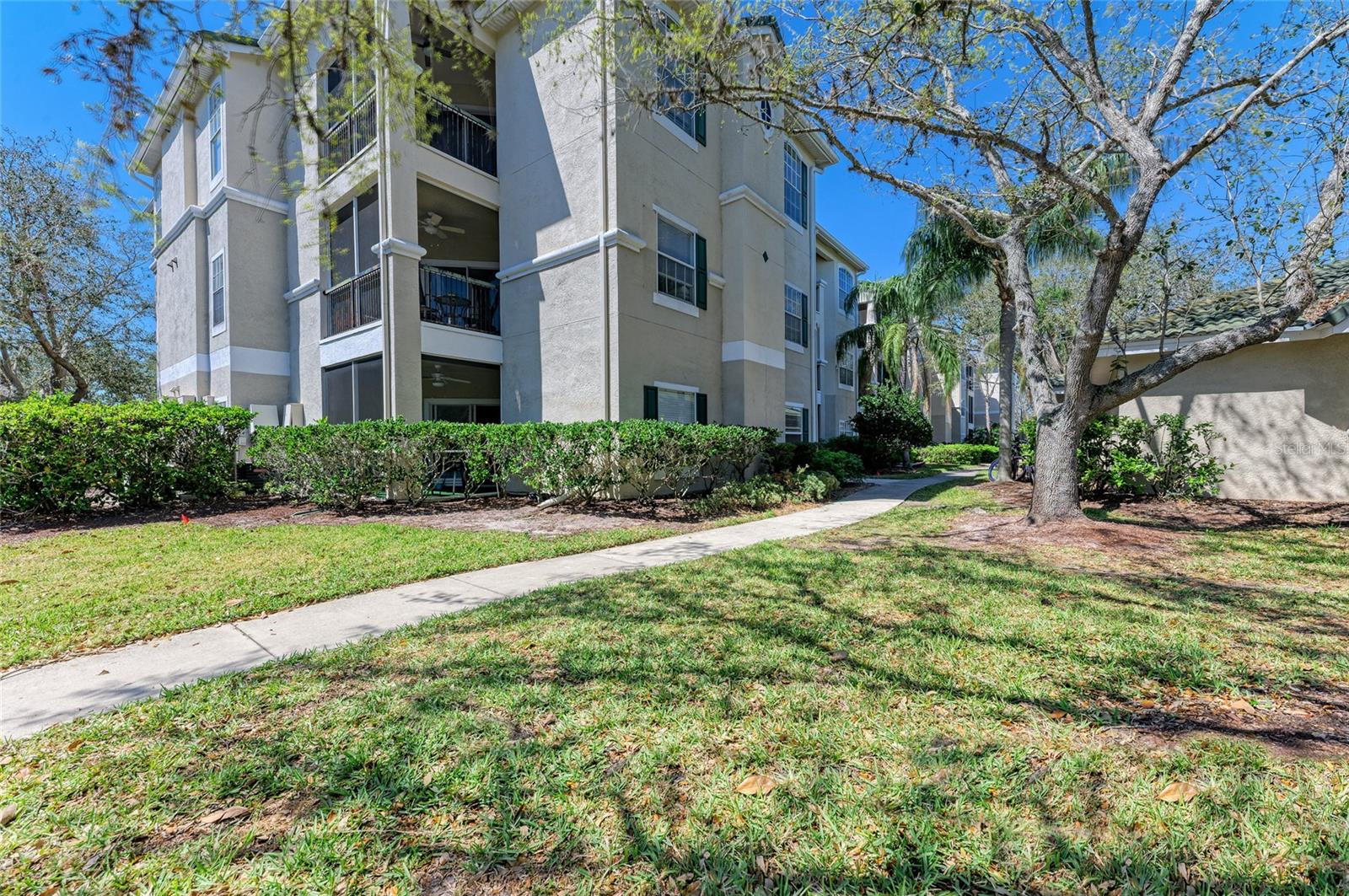 5160 NORTHRIDGE ROAD 302