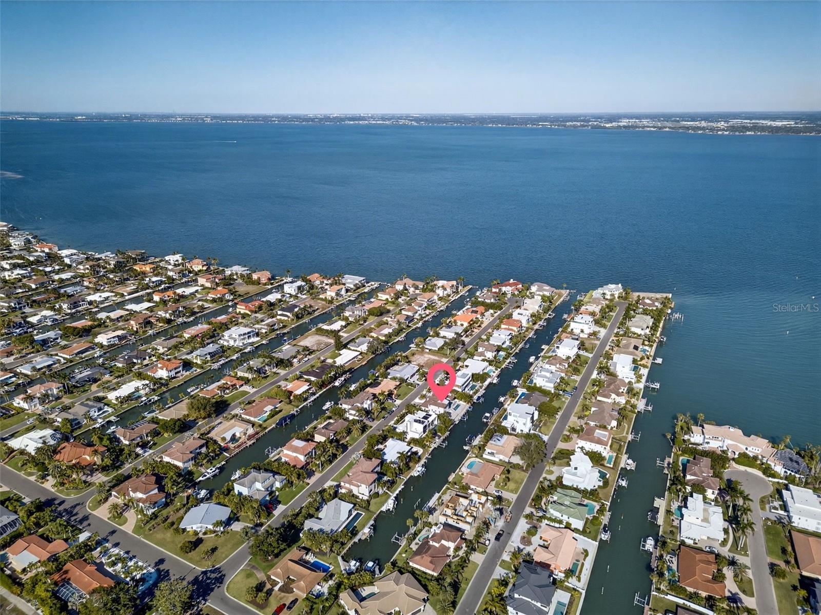 COUNTRY CLUB SHORES - Residential