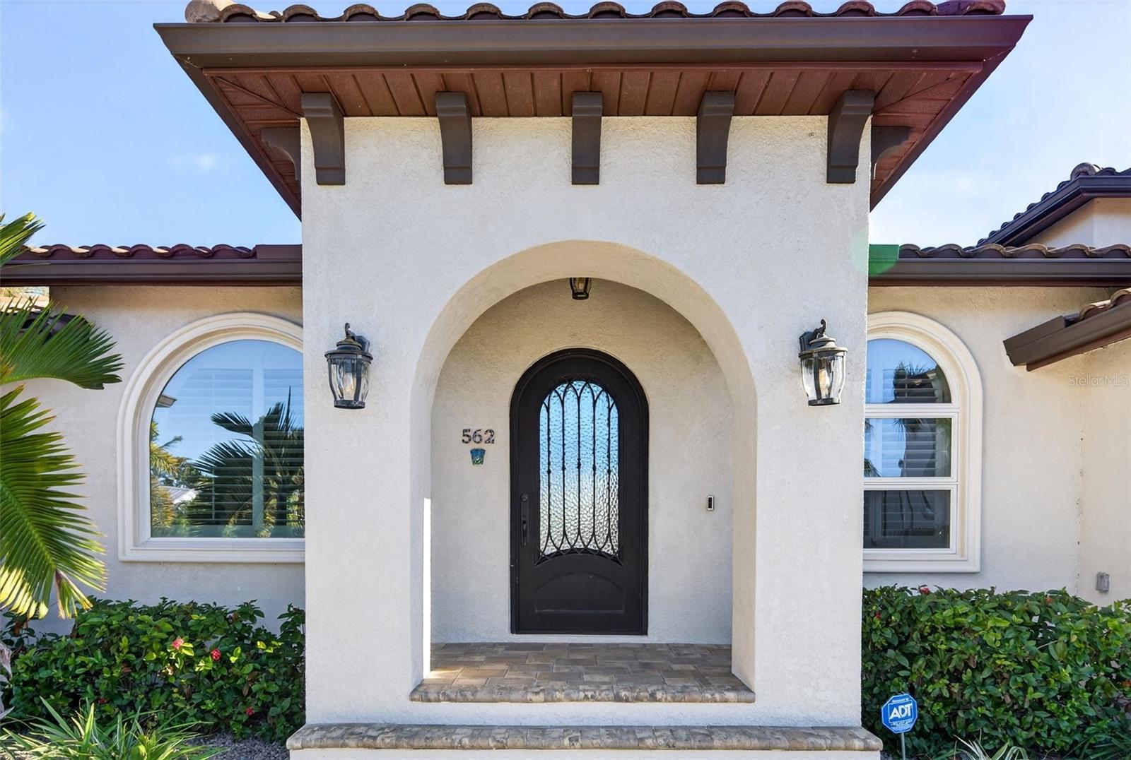 COUNTRY CLUB SHORES - Residential