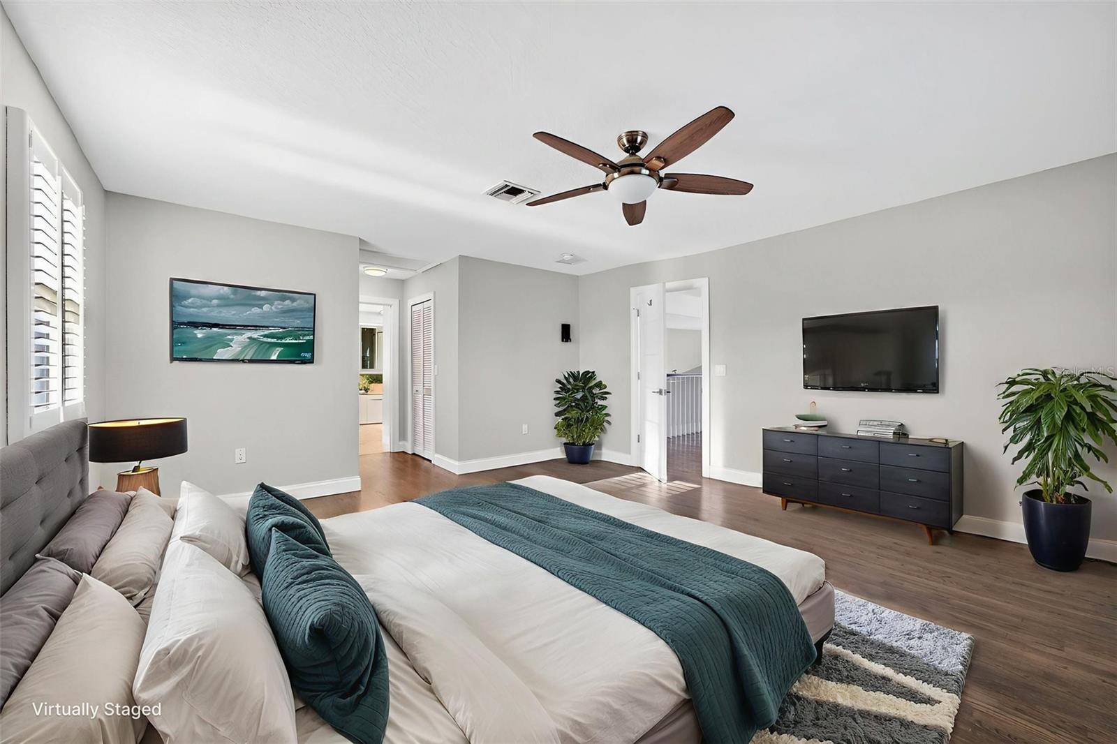 COUNTRY CLUB SHORES - Residential