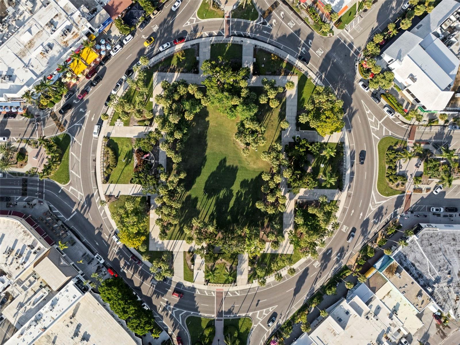 COUNTRY CLUB SHORES - Residential