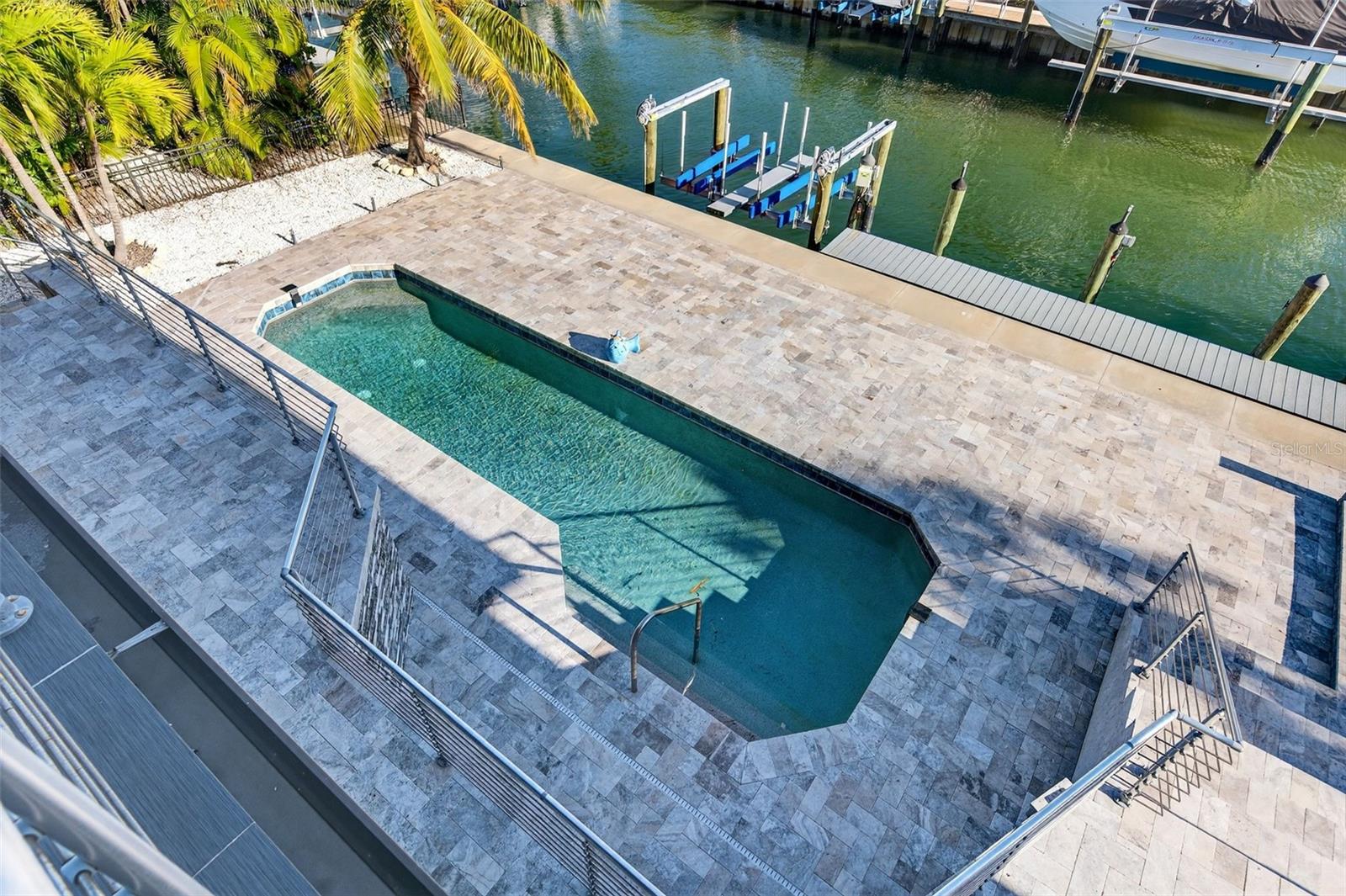 COUNTRY CLUB SHORES - Residential