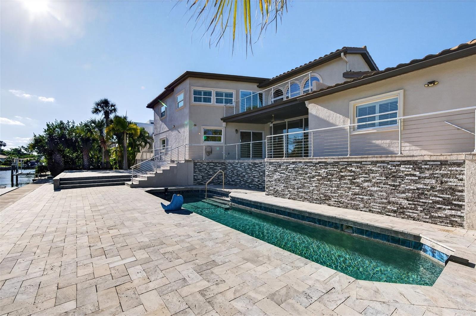 COUNTRY CLUB SHORES - Residential