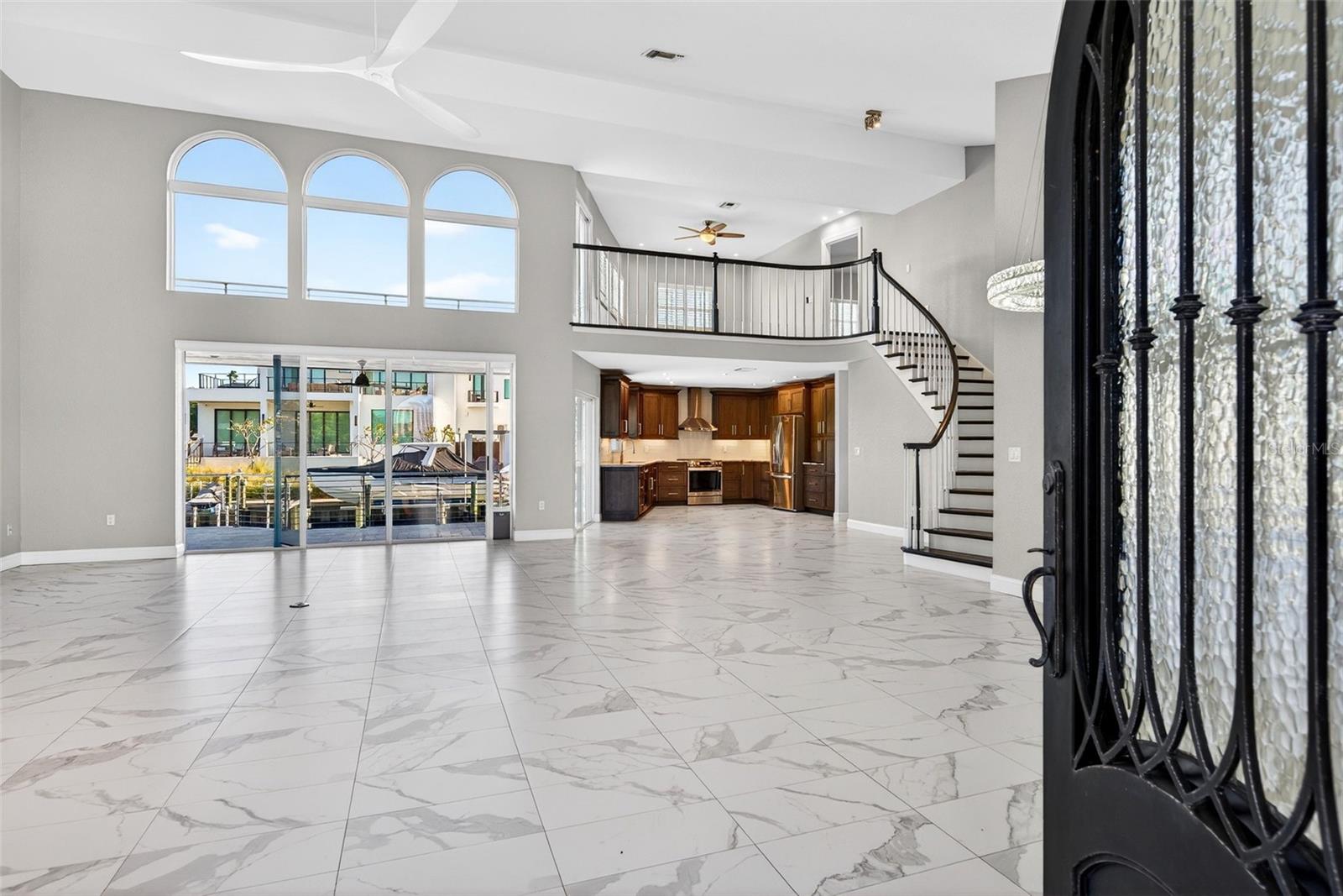 COUNTRY CLUB SHORES - Residential